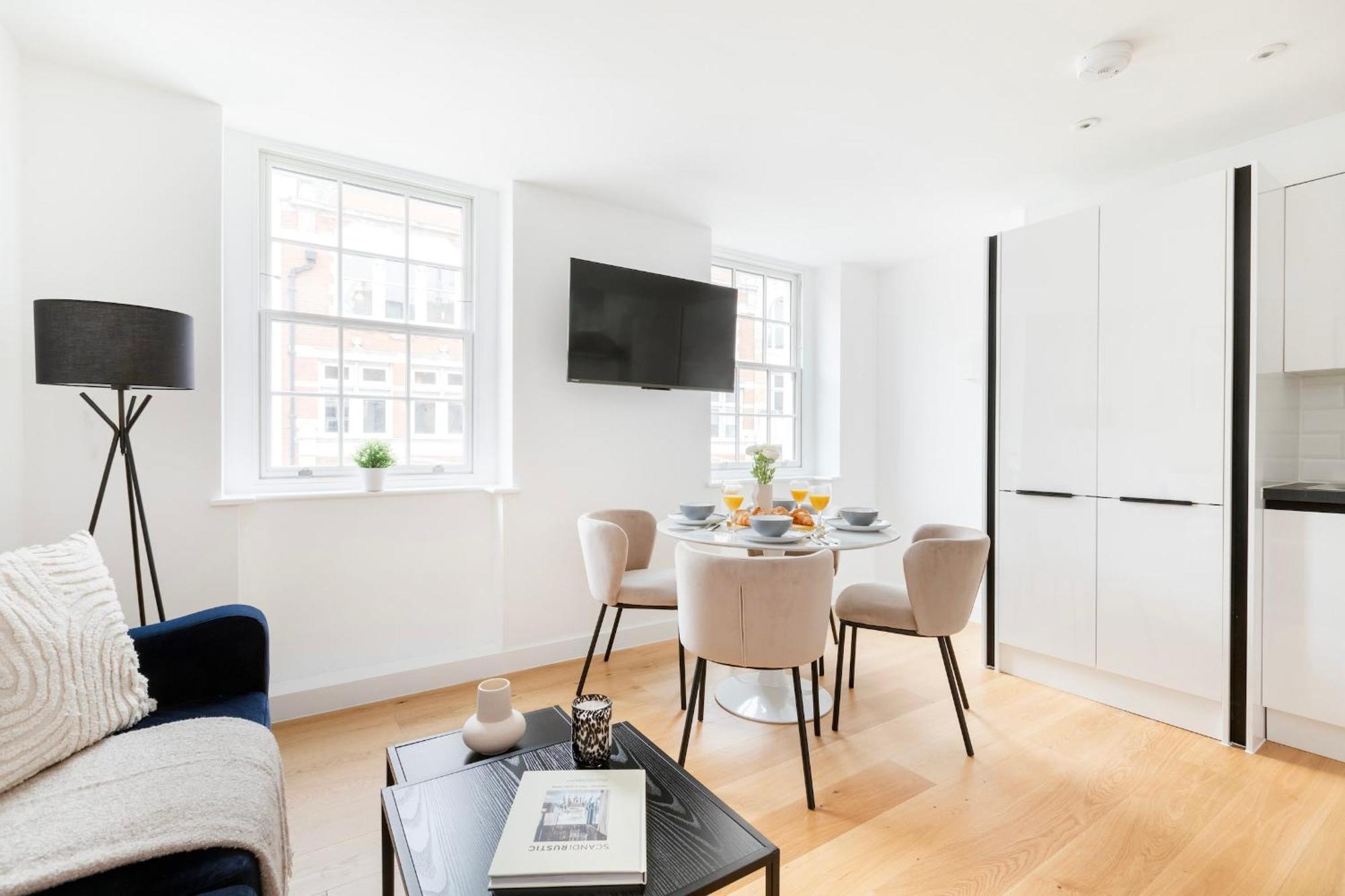 לונדון Fitzrovia With Balcony - Cityapartmentstay מראה חיצוני תמונה