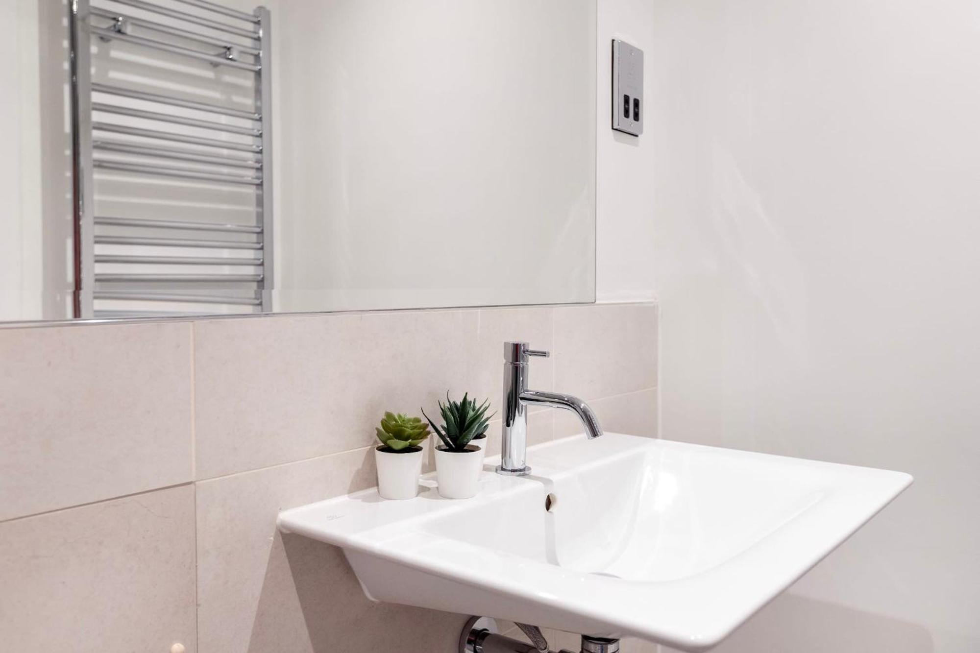 לונדון Fitzrovia With Balcony - Cityapartmentstay מראה חיצוני תמונה
