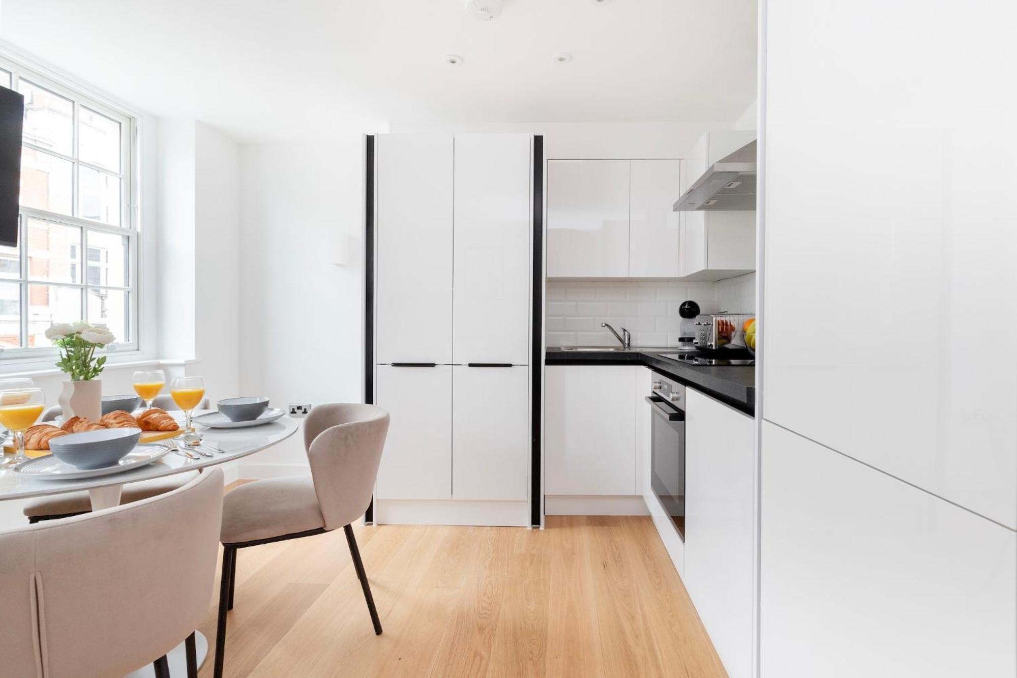לונדון Fitzrovia With Balcony - Cityapartmentstay מראה חיצוני תמונה