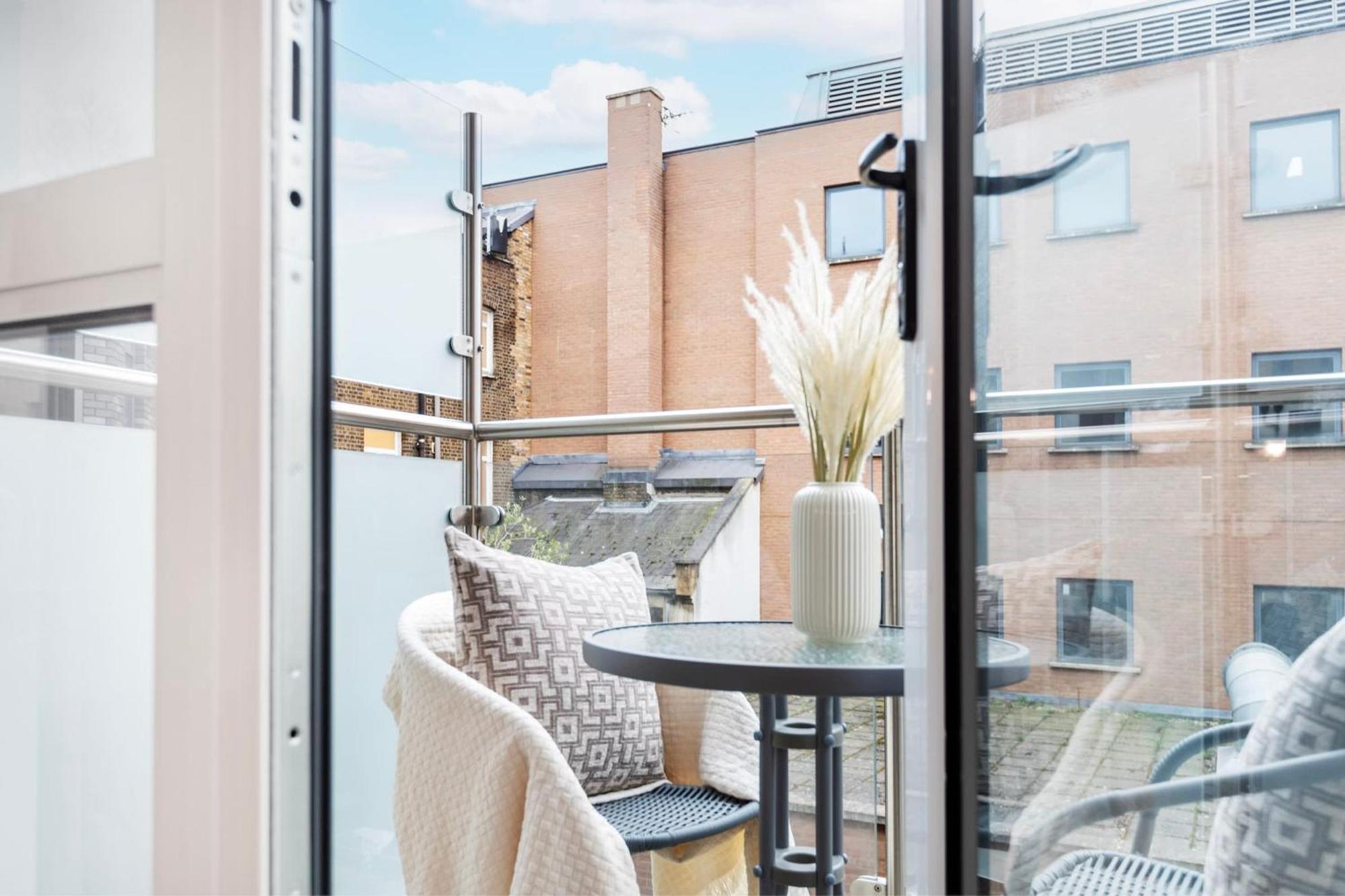 לונדון Fitzrovia With Balcony - Cityapartmentstay מראה חיצוני תמונה
