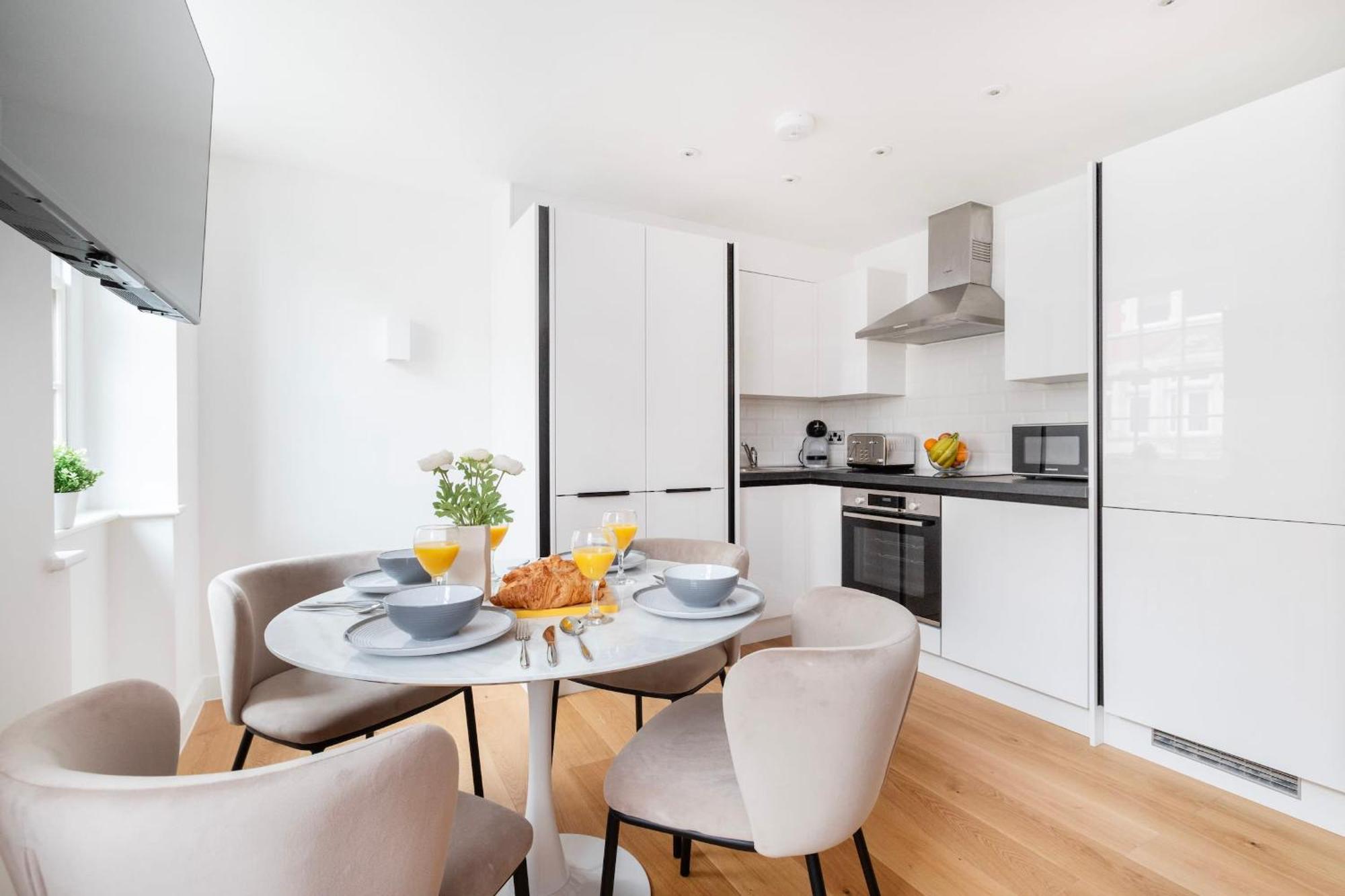 לונדון Fitzrovia With Balcony - Cityapartmentstay מראה חיצוני תמונה